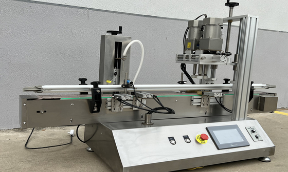Creme-Öl-Magnetpumpe der automatische lineare Tischplatten-füllende mit einer Kappe bedeckende Maschinen-100ml