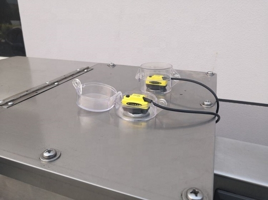 Kundengerechte PLC-Flaschen-Füllmaschine 2500W für Schmieröl 48b/Min 11000ml